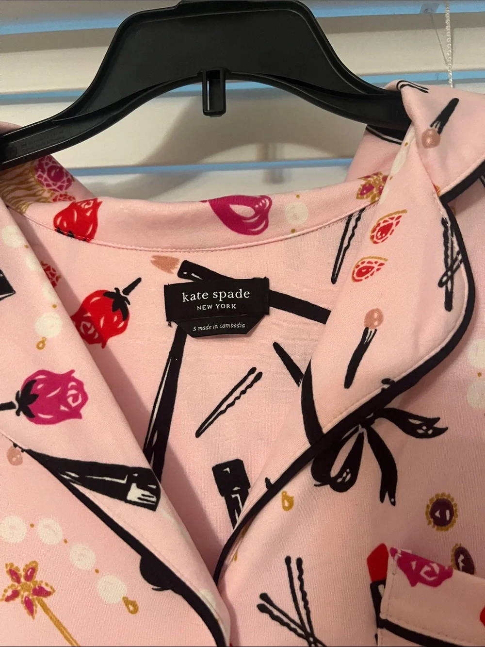 kate spade Pink Cosmetic Print Two-Piece Pajama Set with Black Trim Size S - Picture 2 of 3